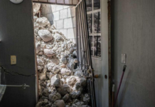 Deslizamiento de tierra obligó a evacuar 10 viviendas en Paseos del Vergelde Tijuana